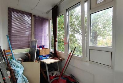 Prima inchiriere, decomandat, bloc stradal, et.2/10 la 5 min metrou Nicolae Grig Prima inchiriere, decomandat, bloc stradal, et.2/10 la 5 min metrou Nicolae Grig - 16