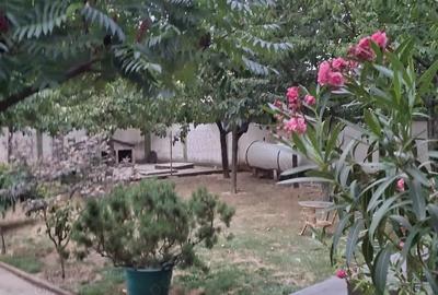 Casă cu 6 camere cu Teren 750 Mp în Central