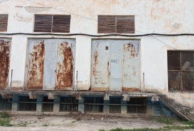 Spațiu industrial, de 21,000 mp, în Central - 4