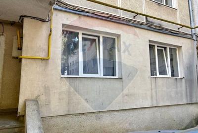 Apartament cu 3 camere de vânzare în zona Est - 13