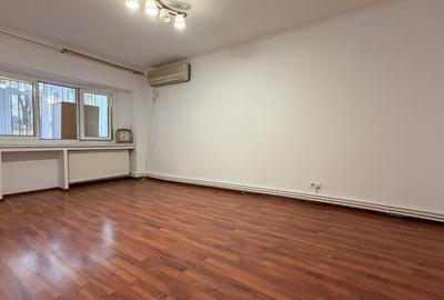 Apartament cu 3 camere decomandat în ICIL