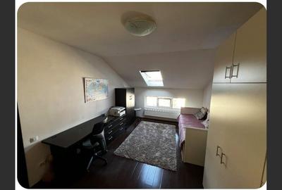 Apartament cu 2 camere semidecomandat, mobilat în Mărăști