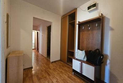 Apartament cu 3 camere decomandat, mobilat în Trafic Greu - 2