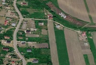 Teren de 8400 mp, în Golăiești - 2
