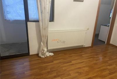 Garsoniera de , zona Spitalul Judetean Focsani , 28 mp , de - 10