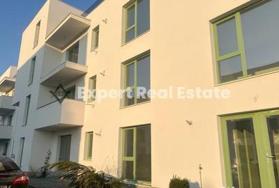 Apartament cu 3 camere decomandat în Tunari