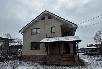 Casă cu Teren 614 Mp în Central - 10