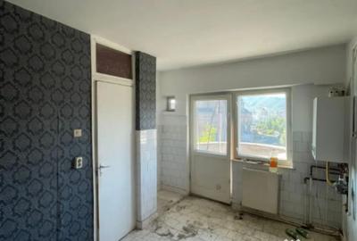 Apartament cu 2 camere decomandat în Republicii