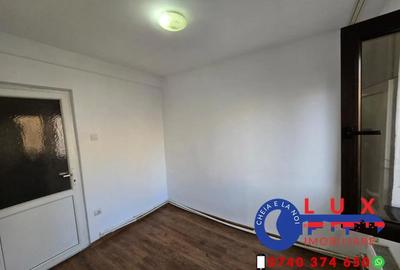 Apartament cu 3 camere semidecomandat în Neptun - 3