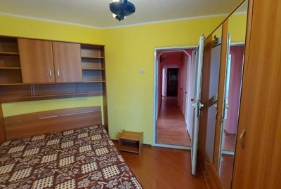 Apartament cu 3 camere decomandat în - 2