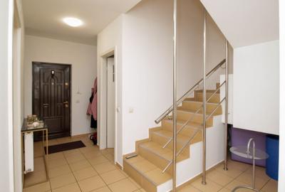 Pipera: Vila cu 4 camere, in ansamblu rezidential linistit, acces securizat ! Pipera: Vila cu 4 camere, in ansamblu rezidential linistit, acces securizat ! - 19