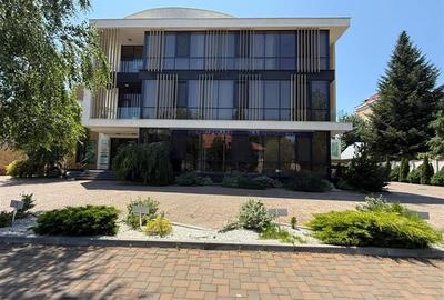 Apartament cu 4 camere decomandat în Ultracentral