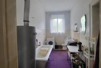 Casă cu 4 camere în Central - 2
