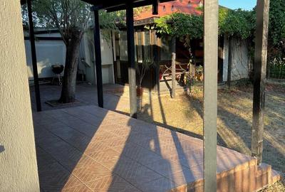 Casă cu 4 camere cu Teren 500 Mp în Central