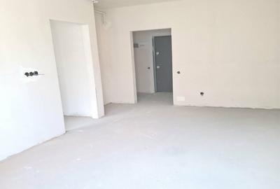 Apartament cu 2 camere semidecomandat în Florești