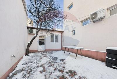 Casă cu două corpuri, ideală pentru firmă, Vitan - 11