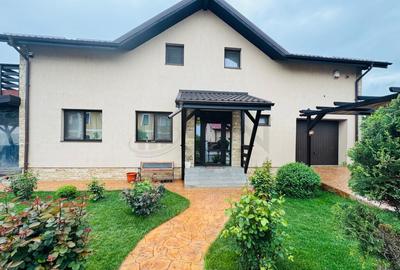 VILA GATA DE MUTARE 4 CAMERE CREVEDIA CENTRU