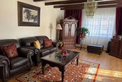 Casă cu 6 camere cu Teren 1700 Mp în Central - 1