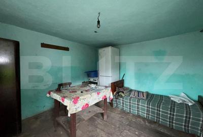 Casa de vanzare, cu 2 camere, 120 mp + teren de 1207 mp, zon - 6