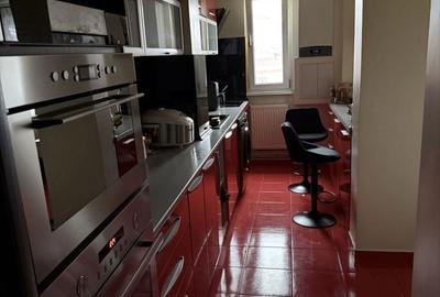 Apartament cu 3 camere în Central - 1