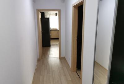 Apartament cu 2 camere decomandat, mobilat în Tractorul - 4
