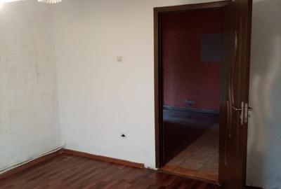 Casă cu 3 camere cu Teren 300 Mp în Central - 2