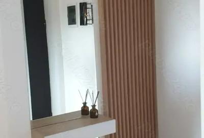 Inchiriez apartament