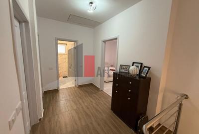 Duplex cu 4 camere cu Canalizare în Exterior Est - 11