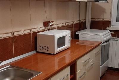 Apartament cu 2 camere decomandat în Micro 13 - 1