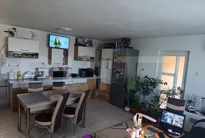 Casa complet mobilata , 3 camere , Seciu , Vedere Panoramica - 1