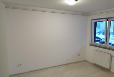 Spatiu comercial de vanzare zona Tractorul bloc nou - 8