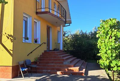 Casa-Vila ultrafinisata in regim D+P+E cu toate utilitatile cu 900 mp,teren - 31