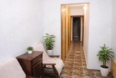 Apartament cu 3 camere decomandat în Canta