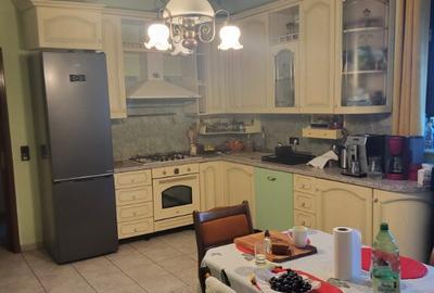 Vila situata in Campina, Prahova, langa liceul de politie - 10