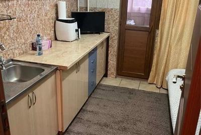 Apartament cu 3 camere decomandat, mobilat în Crângași