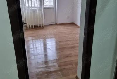 Apartament 3 camere de inchiriat in Tei - 1