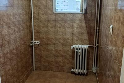 Piata Moghioros, vis a vis de Parc Drumul Taberei, Patinoar - 7