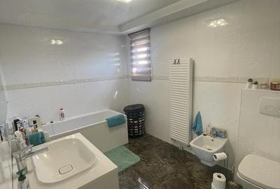 Casă cu Teren 300 Mp în Central - 8