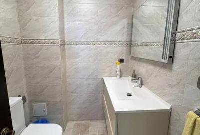 Apartament cu 5 camere decomandat în Km 4 - 4