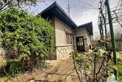 Casă individuală cu 3 camere cu Canalizare în Central - 1