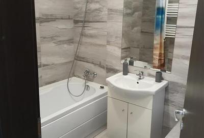 Apartament cu 3 camere decomandat în Palat - 2