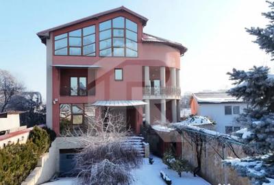 Casă cu 7 camere cu Canalizare în Eroii Revoluției - 11