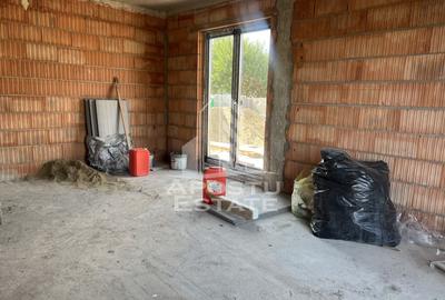 Duplex P+E, despartire prin camera tehnica, 4 camere, in Sanandrei - 3