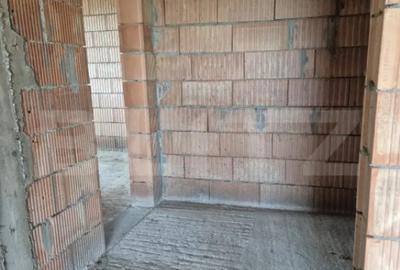 Casă cu 3 camere cu Teren 1500 Mp în Unirii - 11