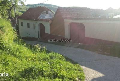 Casă cu 4 camere cu Teren 1296 Mp în Poiana Sibiului - 2