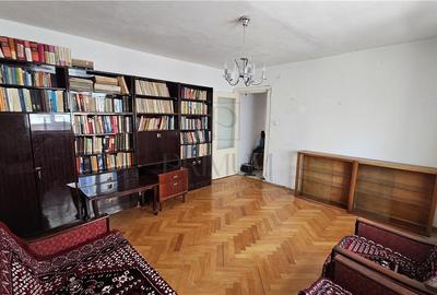 SPITALUL JUDETEAN - ETAJ 2 - BLOC IZOLAT - 3 CAMERE - 9