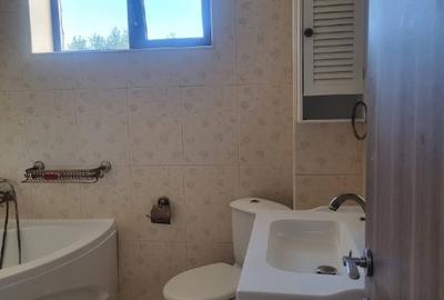 Apartament cu 4 camere circular în Trivale - 1