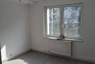 Apartament cu 3 camere decomandat în Central - 1