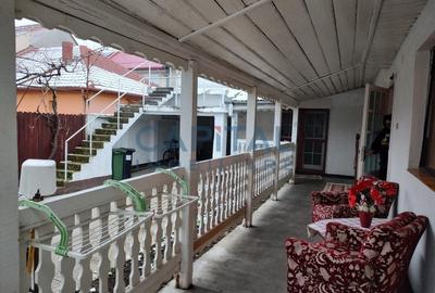 Casa cu mansarda, 7 camere, anexe, Sanmartin - 6