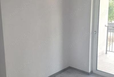 Casă cu 5 camere în Roman - 1